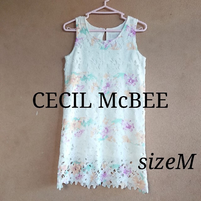 CECIL McBEE(セシルマクビー)のセシルマクビー  フラワーレースワンピース ノースリーブ Mサイズ レディースのワンピース(ひざ丈ワンピース)の商品写真