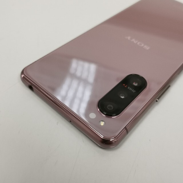 Xperia(エクスペリア)のXperia 5 II パープル 128 GB au SIMロック解除済 スマホ/家電/カメラのスマートフォン/携帯電話(スマートフォン本体)の商品写真