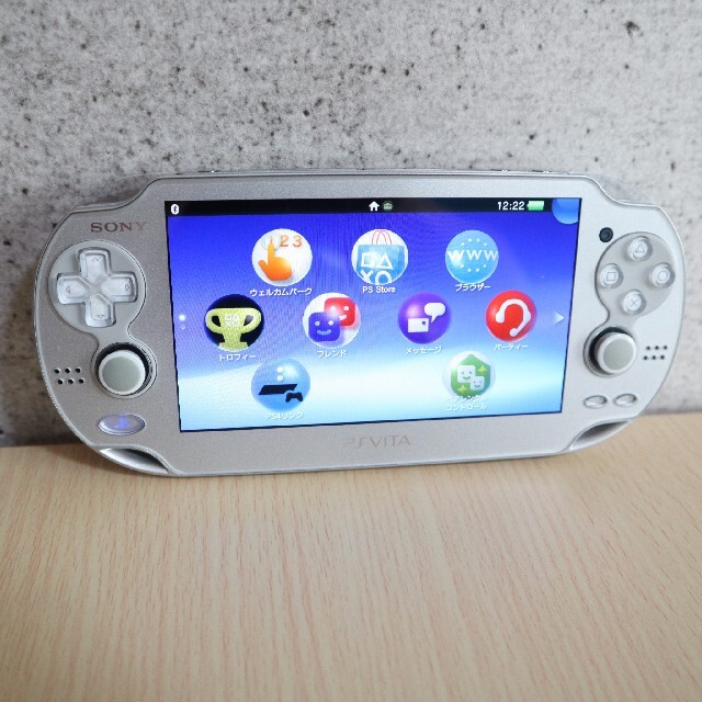 限定色 PlayStation Vita アイス・シルバー　箱と一部付属品無しアイスシルバー