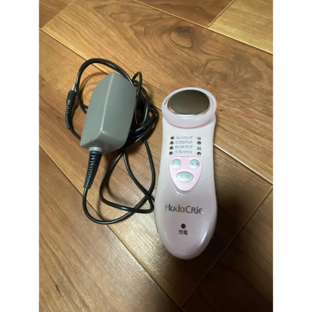 日立(ヒタチ)のHITACHI 保湿 ハダクリエ CM-N810 美顔器 hada crie スマホ/家電/カメラの美容/健康(フェイスケア/美顔器)の商品写真