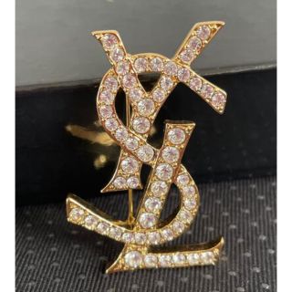 【4,000円OFF お値引き】イヴサンローラン YSL YVES SAINT LAURENT ブローチ アクセサリー ロゴデザイン 金色 ゴールドカラー レディース メンズ 【 Bランク】☆送料無料☆ 当店通常価格 47,800円