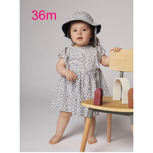 PETIT BATEAU(プチバトー)のプチバトー　新品タグ付き　ワンピース　36m/95cm キッズ/ベビー/マタニティのキッズ服女の子用(90cm~)(ワンピース)の商品写真