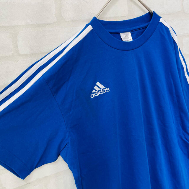 adidas(アディダス)の人気❗️アディダス 半袖 Tシャツ 両面プリント パフォーマンスロゴ 青 L メンズのトップス(Tシャツ/カットソー(半袖/袖なし))の商品写真