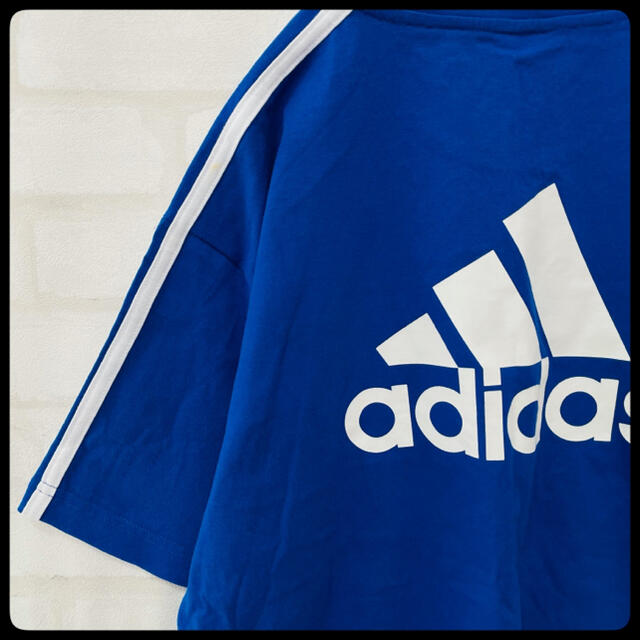 adidas(アディダス)の人気❗️アディダス 半袖 Tシャツ 両面プリント パフォーマンスロゴ 青 L メンズのトップス(Tシャツ/カットソー(半袖/袖なし))の商品写真