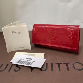 ルイヴィトン(LOUIS VUITTON)の【正規品】ルイヴィトン モノグラムヴェルニ 4連キーケース 新品 本物(キーケース)