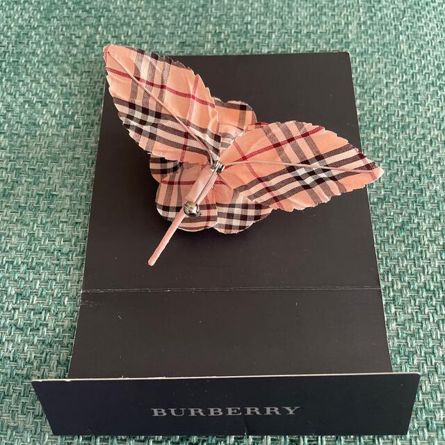 BURBERRY(バーバリー)の⭐️お値下げ⭐️美品　バーバリー　コサージュ　ブローチ レディースのアクセサリー(ブローチ/コサージュ)の商品写真