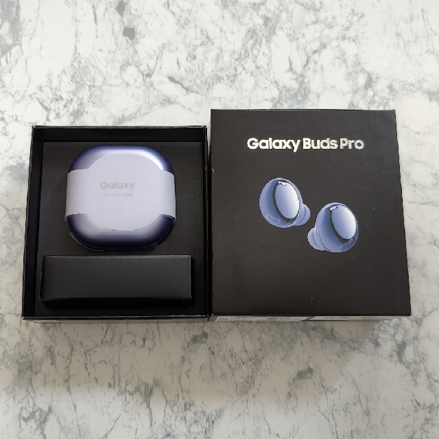 Galaxy(ギャラクシー)のGALAXY Buds Pro ファントムバイオレット 紫 スマホ/家電/カメラのオーディオ機器(ヘッドフォン/イヤフォン)の商品写真