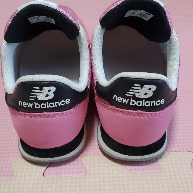 New Balance(ニューバランス)のニューバランス⭐スニーカー　19 キッズ/ベビー/マタニティのキッズ靴/シューズ(15cm~)(スニーカー)の商品写真