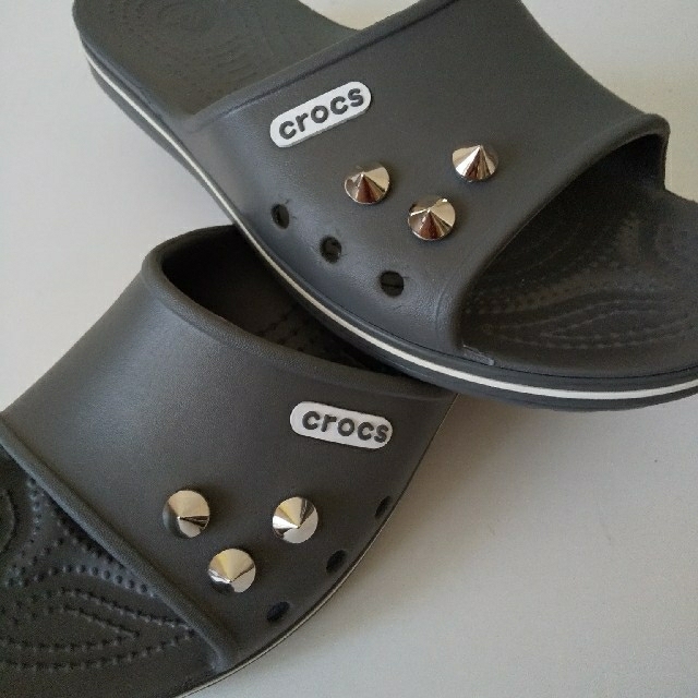 crocs(クロックス)のシルバースタッズ丸型　6個　クロックス用ジビッツ メンズのアクセサリー(その他)の商品写真