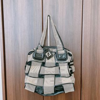 フェンディ(FENDI)のFENDI フェンディ メッシュ × エナメル 大型トートバッグ(トートバッグ)