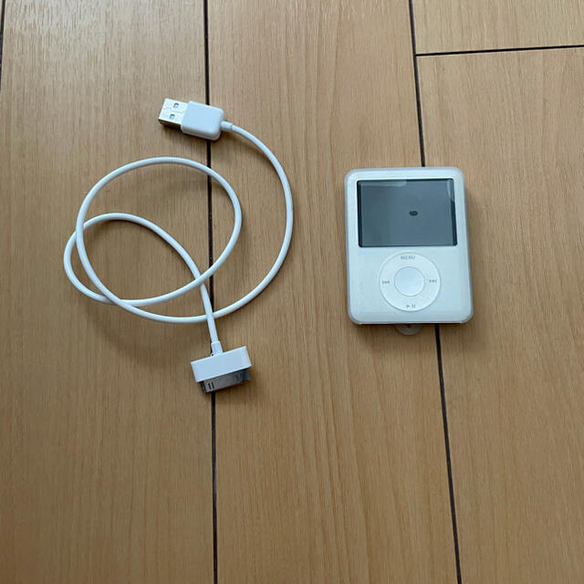 Apple(アップル)のiPod スマホ/家電/カメラのスマートフォン/携帯電話(携帯電話本体)の商品写真