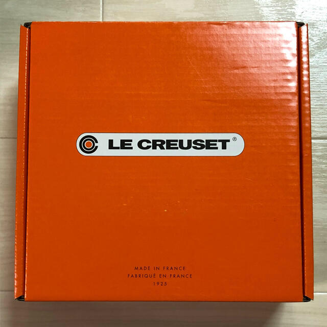 LE CREUSET(ルクルーゼ)の新品 未開封 ル クルーゼ ドラえもん マルミット 22cm インテリア/住まい/日用品のキッチン/食器(鍋/フライパン)の商品写真