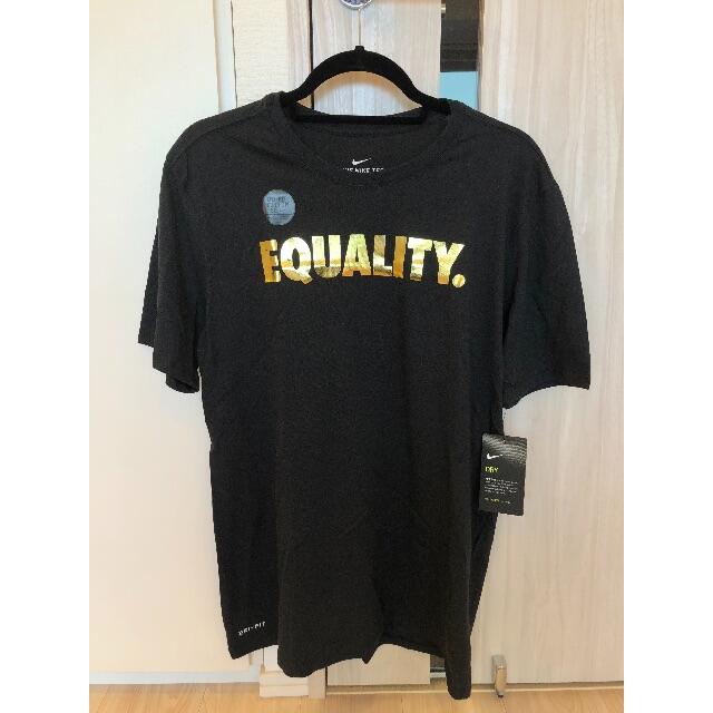 新品 NIKE EQUALITY Tシャツ ブラックゴールド