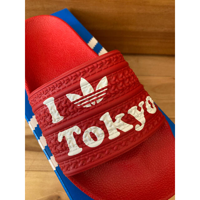 adidas(アディダス)の専用！！【新品】adidas サンダル アディレッタ（レッド:23.5㎝） レディースの靴/シューズ(サンダル)の商品写真