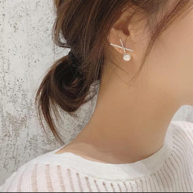 AHKAH(アーカー)のcross pearl zirconia pierce ⚪︎s925 レディースのアクセサリー(ピアス)の商品写真