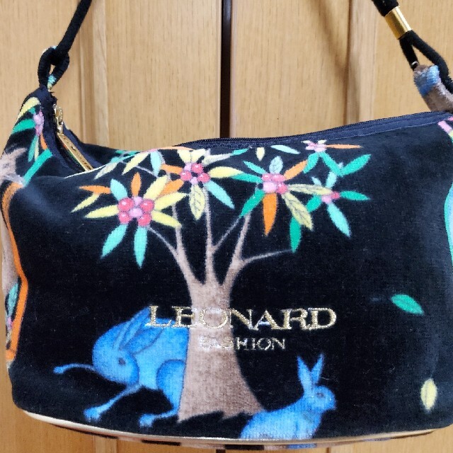 LEONARD(レオナール)の(新品)レオナ一ルシュニ一ルバッグ レディースのバッグ(ショルダーバッグ)の商品写真