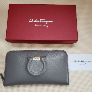 サルヴァトーレフェラガモ(Salvatore Ferragamo)のサルヴァトーレ　フェラガモ　ラウンドファスナー長財布(財布)