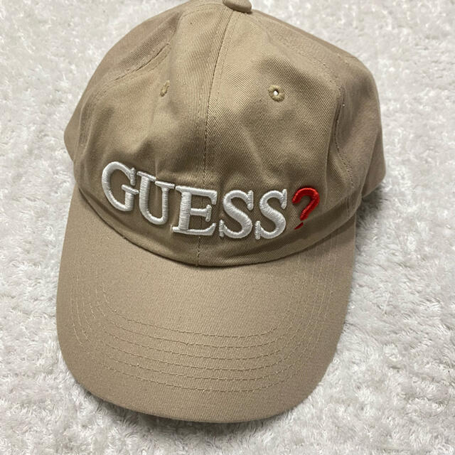 GUESS(ゲス)のGuess/ゲス GUESS LOGO CAP/ロゴ刺繍キャップ ベージュ レディースの帽子(キャップ)の商品写真