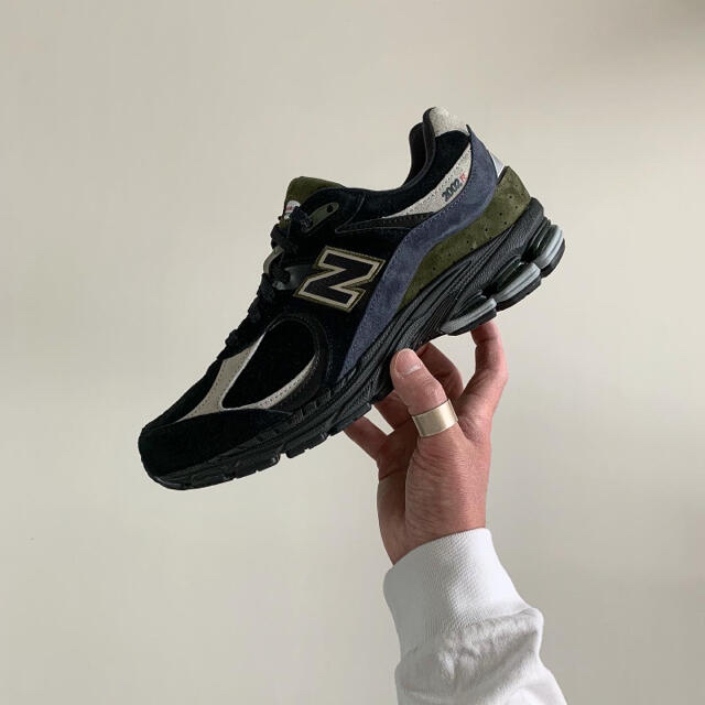 ブランド海外限定 New Balance 2002R 価格交渉可