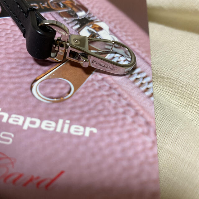 Herve Chapelier(エルベシャプリエ)のエルベシャプリエ　レーザーストラップ　ノワール レディースのファッション小物(キーホルダー)の商品写真