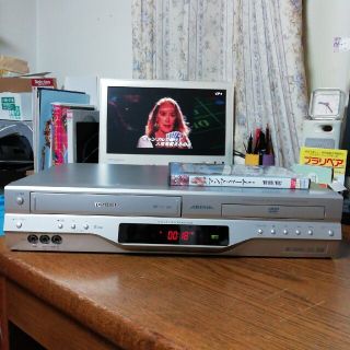 VHS＆DVDプレーヤー 東芝　TOSHIBA　SD-V600