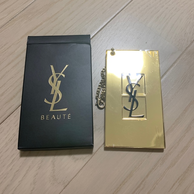 Yves Saint Laurent Beaute(イヴサンローランボーテ)の【新品未使用】イヴサンローラン ミラー レディースのファッション小物(ミラー)の商品写真