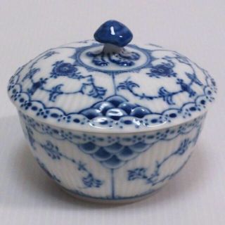 ロイヤルコペンハーゲン(ROYAL COPENHAGEN)のブルーフルーテッド　ハーフレース　蓋付きポット(食器)