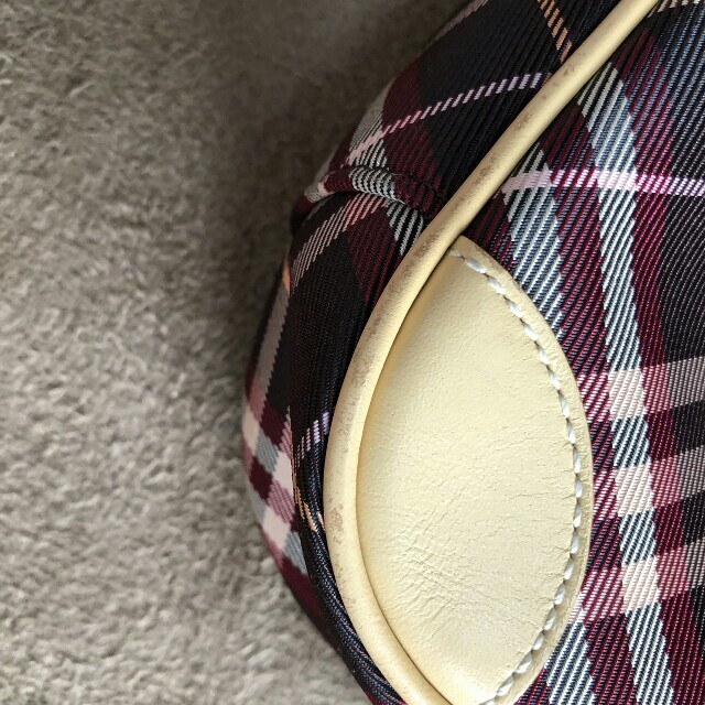 BURBERRY BLUE LABEL(バーバリーブルーレーベル)のBURBERRY LONDON BLUE LABEL ノバチェック ショルダー レディースのバッグ(ショルダーバッグ)の商品写真