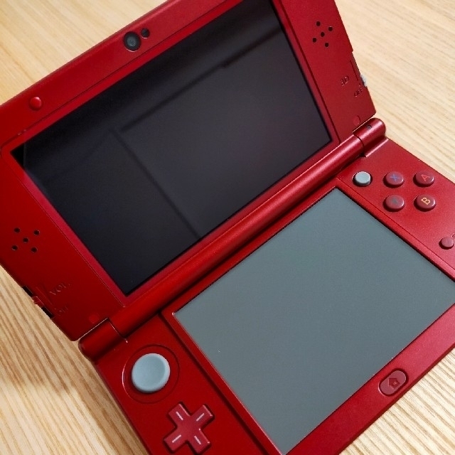 任天堂(ニンテンドウ)の☆美品☆ new Nintendo 3DSLL 本体　メタリックレッド　 エンタメ/ホビーのゲームソフト/ゲーム機本体(携帯用ゲーム機本体)の商品写真