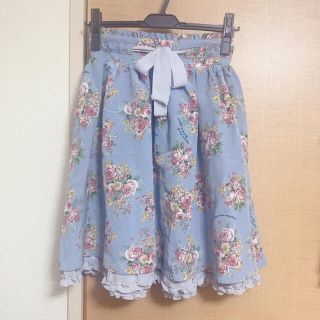 アクシーズファム(axes femme)のaxes femme 薔薇柄スカート(ひざ丈スカート)