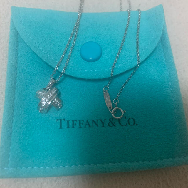 Tiffany & Co.(ティファニー)の ティファニー ネックレス シグネチャー クロス ダイヤモンド K18WG レディースのアクセサリー(ネックレス)の商品写真