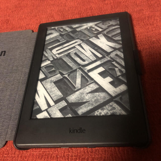 Kindle 第8世代 Wi-Fiモデル 4GB ブラック スマホ/家電/カメラのPC/タブレット(電子ブックリーダー)の商品写真