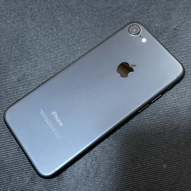 iPhone(アイフォーン)のsimフリー iPhone7 32GB ブラック 中古美品 スマホ/家電/カメラのスマートフォン/携帯電話(スマートフォン本体)の商品写真