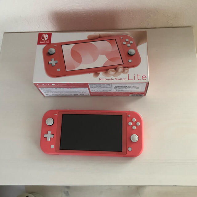 Nintendo Switch lite コーラル　任天堂