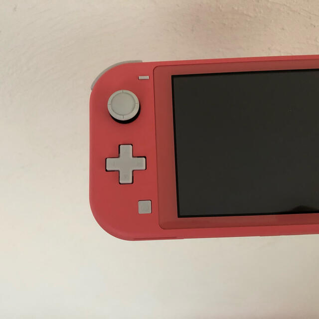 Nintendo Switch(ニンテンドースイッチ)のNintendo Switch lite コーラル　任天堂 エンタメ/ホビーのゲームソフト/ゲーム機本体(携帯用ゲーム機本体)の商品写真