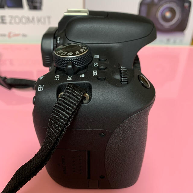 Canon(キヤノン)の【美品】Canon EOS KISS X8i :ダブルズームキット.バッグ付き スマホ/家電/カメラのカメラ(デジタル一眼)の商品写真