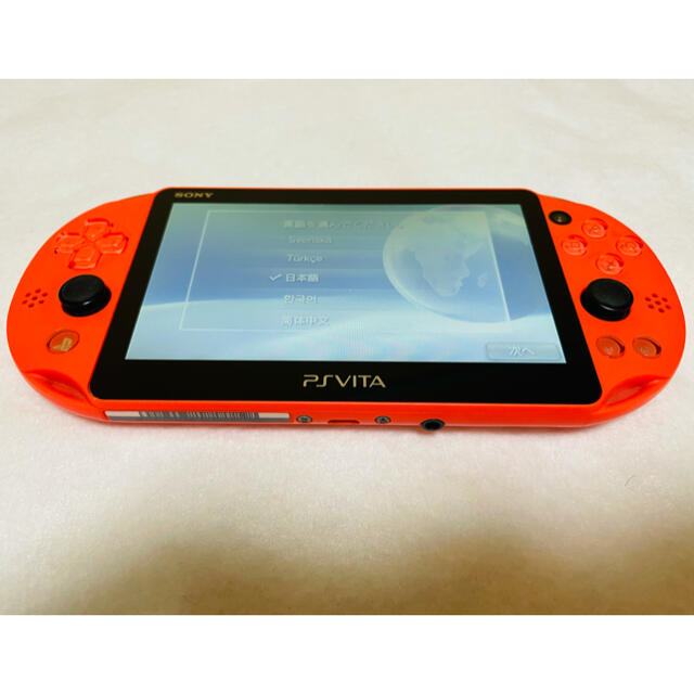 PlayStation Vita(プレイステーションヴィータ)のPSVita PCH-2000 ZA24 SONY  ネオンオレンジ 画面傷無し エンタメ/ホビーのゲームソフト/ゲーム機本体(家庭用ゲーム機本体)の商品写真