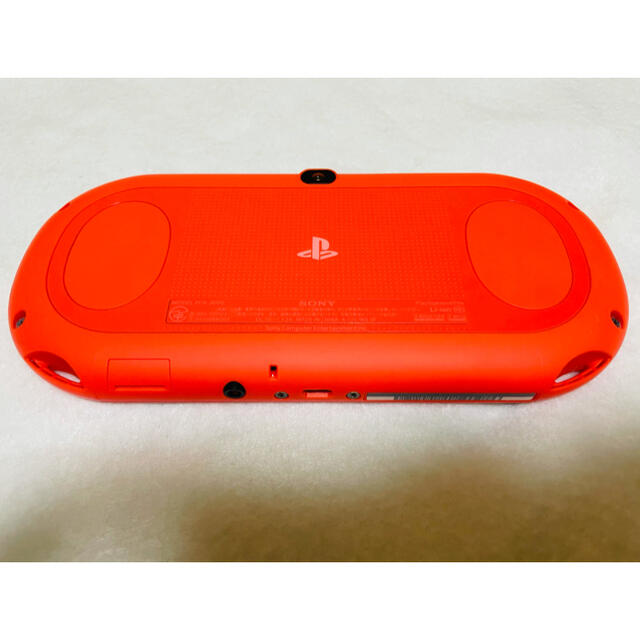 PlayStation Vita(プレイステーションヴィータ)のPSVita PCH-2000 ZA24 SONY  ネオンオレンジ 画面傷無し エンタメ/ホビーのゲームソフト/ゲーム機本体(家庭用ゲーム機本体)の商品写真