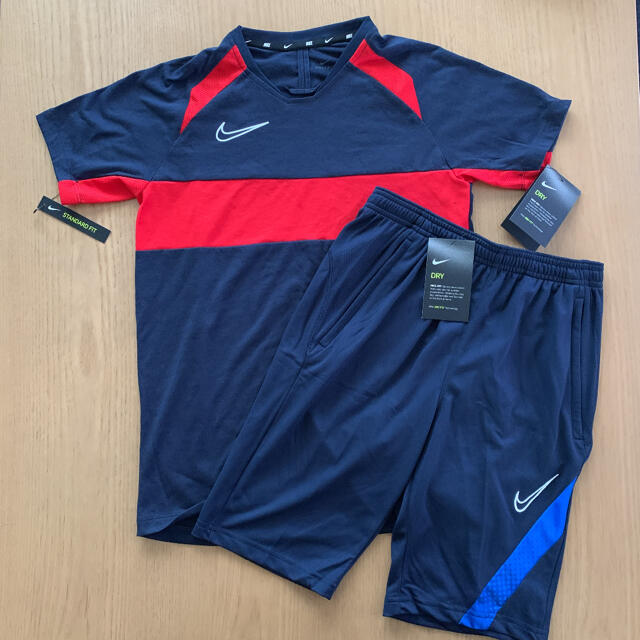 NIKE(ナイキ)の新品未使用！ナイキ Tシャツ ハーフパンツ セットアップ 160 キッズ/ベビー/マタニティのキッズ服男の子用(90cm~)(Tシャツ/カットソー)の商品写真