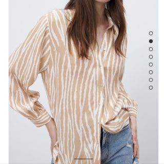 ザラ(ZARA)のZARA 新品　アニマル　ブラウス　ピンクベージュ(シャツ/ブラウス(長袖/七分))