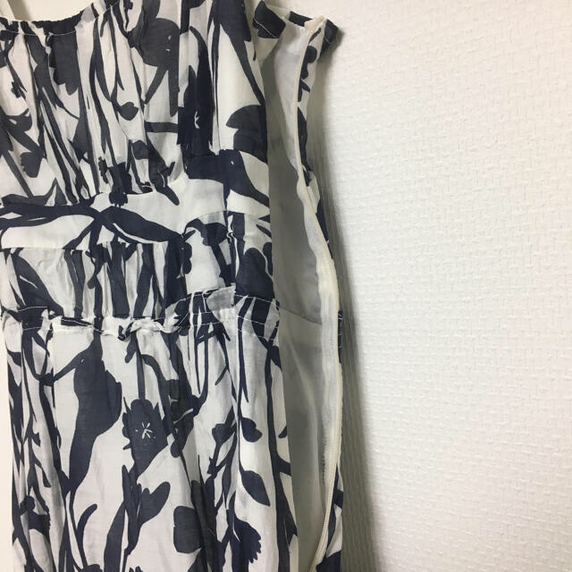 ZARA(ザラ)のZARA 花柄ワンピース レディースのワンピース(ひざ丈ワンピース)の商品写真