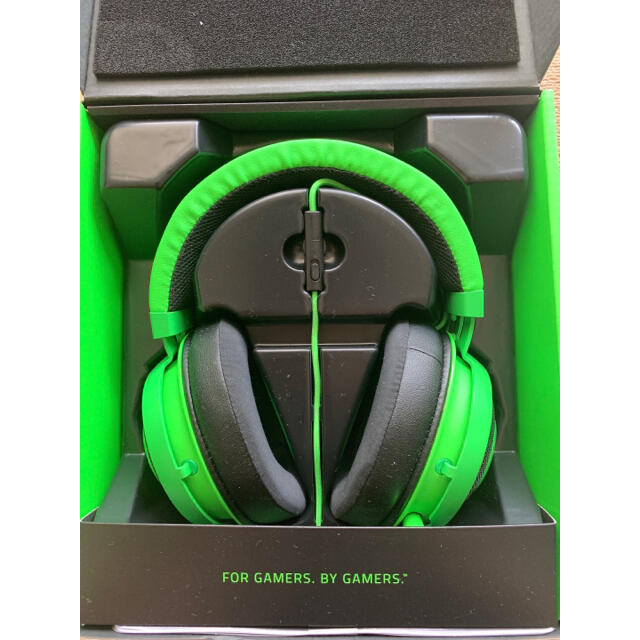 Razer Kraken スマホ/家電/カメラのオーディオ機器(ヘッドフォン/イヤフォン)の商品写真