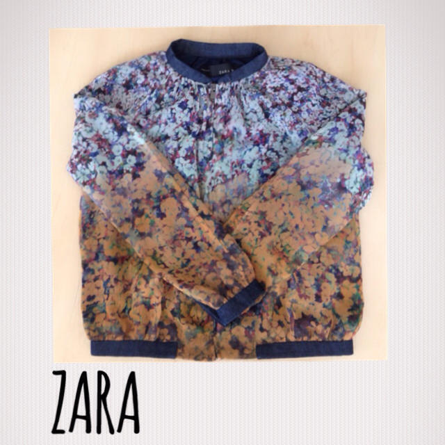 ZARA(ザラ)のZARA 花柄ジャケット レディースのジャケット/アウター(ノーカラージャケット)の商品写真