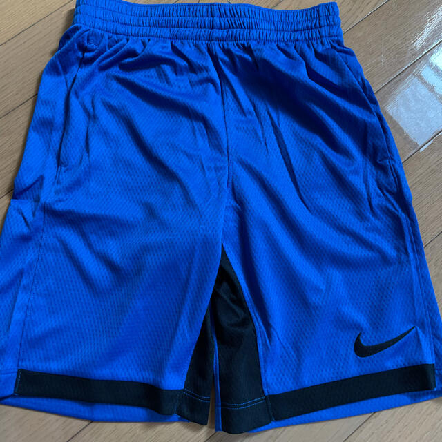 NIKE(ナイキ)のNIKE ナイキ　ハーフパンツ150 キッズ/ベビー/マタニティのキッズ服男の子用(90cm~)(パンツ/スパッツ)の商品写真