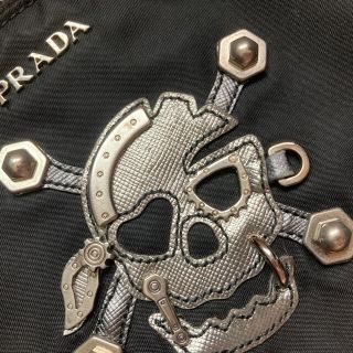 PRADA スカルポーチ