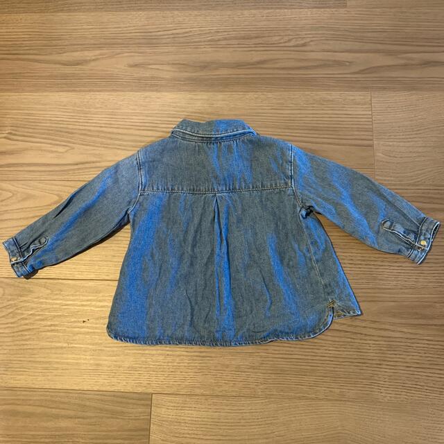 ZARA KIDS(ザラキッズ)のお値下げ❗️ ZARAベビー　デニムシャツ　 キッズ/ベビー/マタニティのベビー服(~85cm)(シャツ/カットソー)の商品写真