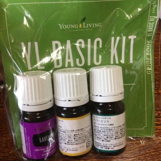 ヤングリビング社 YL Basic Kit と本のセットの通販 by はなや|ラクマ