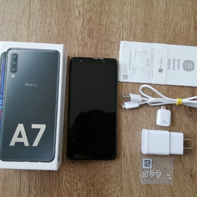 美品　Galaxy　A7　シムフリースマートフォン/携帯電話