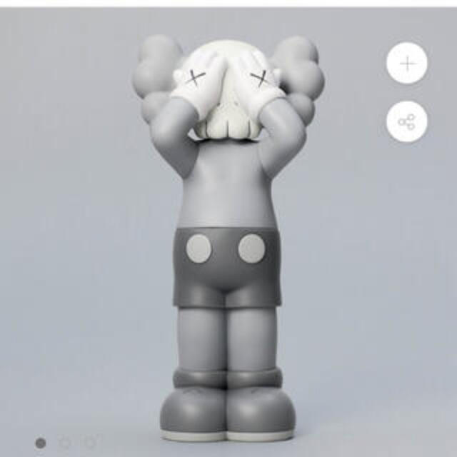 KAWS HOLIDAY UK - Figure (Grey)  カウズハンドメイド