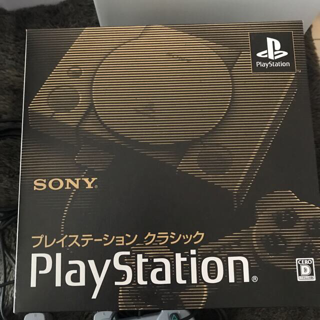 PlayStation(プレイステーション)のSONY  プレイステーション クラシック 他ゲーム機本体 SCPH-1000R エンタメ/ホビーのゲームソフト/ゲーム機本体(家庭用ゲーム機本体)の商品写真